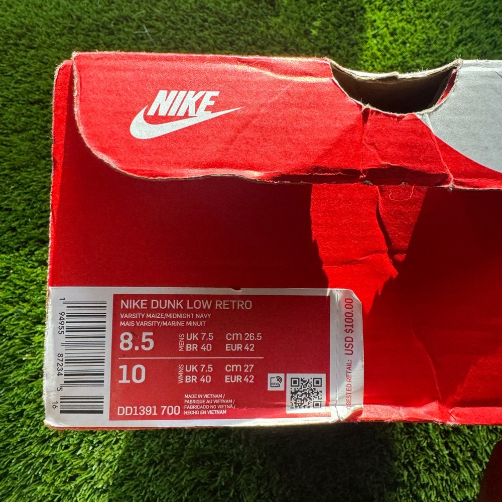 Nike Dunks - Picture 7 of 8